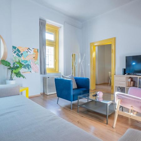 Klau10 Studio Apartment In Party District. Budapest Kültér fotó