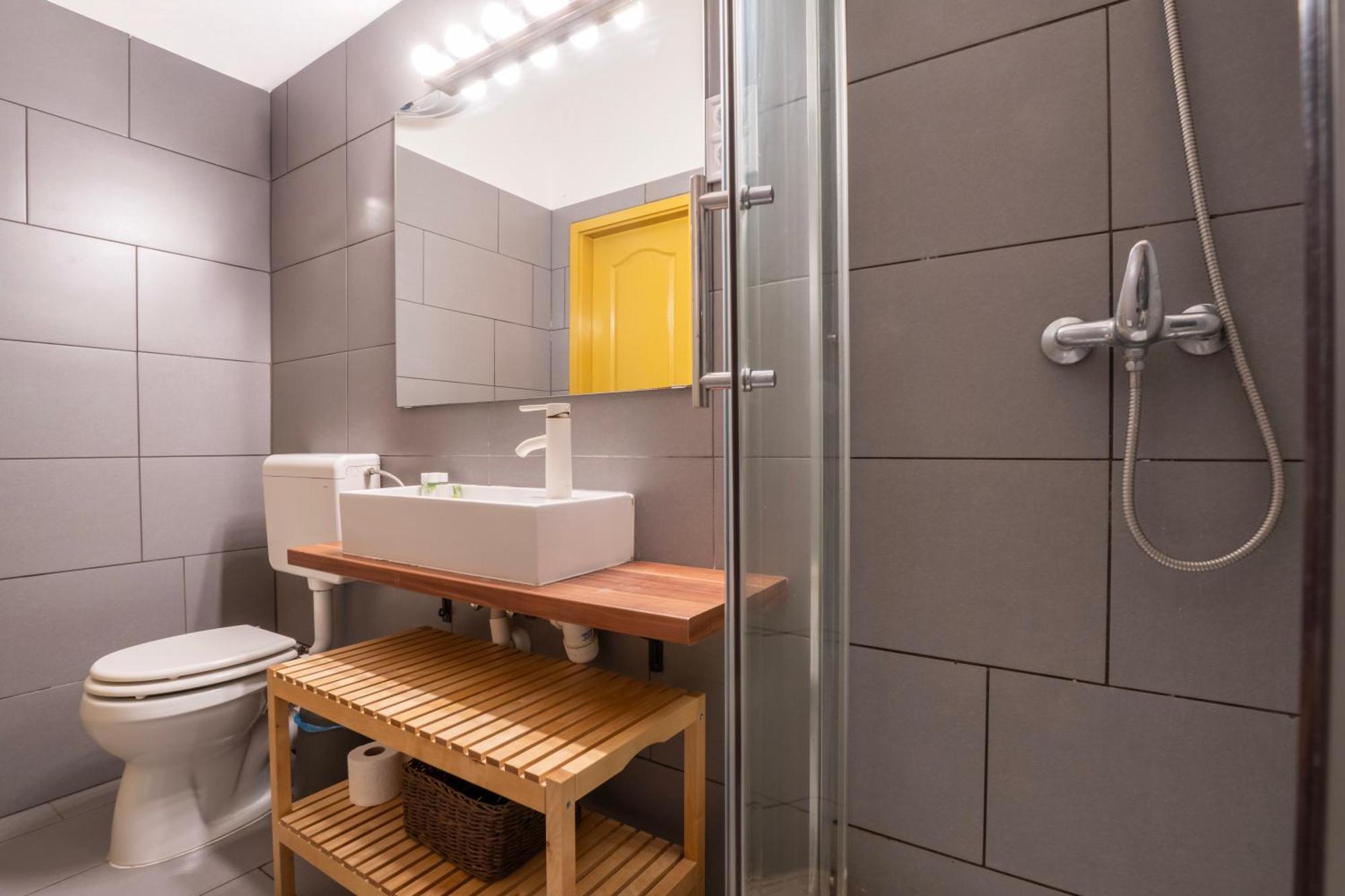 Klau10 Studio Apartment In Party District. Budapest Kültér fotó